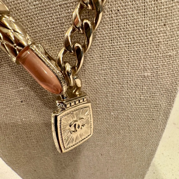 CHANEL Collector’s Lipstick CC Rhinestone studded necklace - Picture 5 of 7